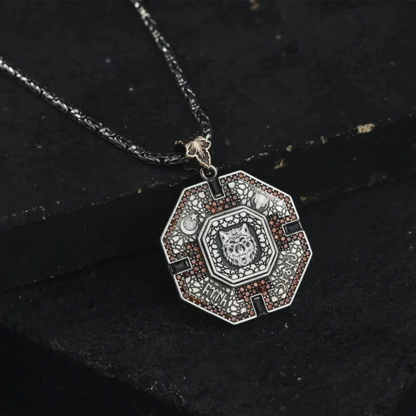 Taşlı Bozkurt Gümüş Madalyon Kolye